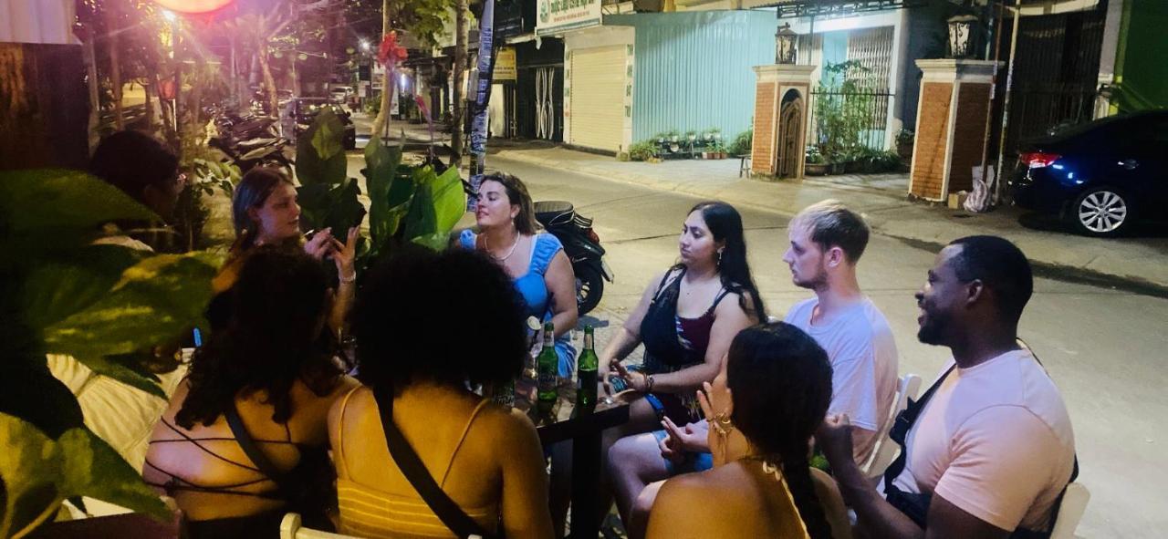 Dom Hostel And Bar ฮอยอัน ภายนอก รูปภาพ